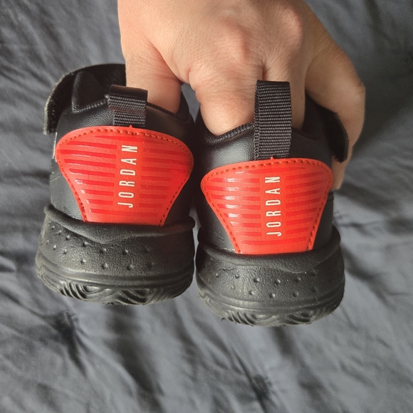 Baby Black Jordan Sneakers 8C - Picture 4 of 6